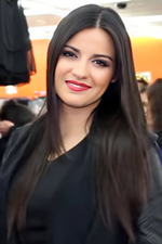 Saludo  de Maite Perroni