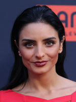 Saludo  de Aislinn Derbez
