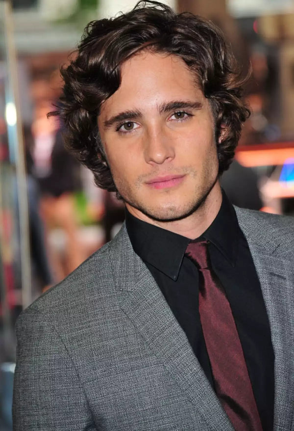 Saludo  de Diego Boneta