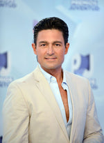 Saludo  de Fernando Colunga